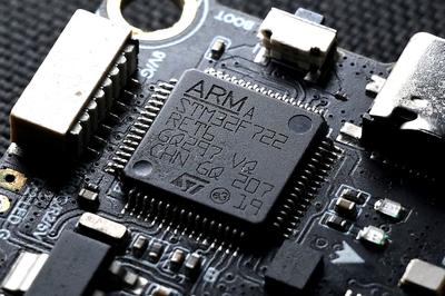 Arm تكشف عن أول شريحة داخلية AGI CPU وMeta أول العملاء