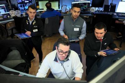 العقود الآجلة للأسهم الأميركية تستقر بعد قفزة تاريخية لداو جونز عقب هدنة مع إيران